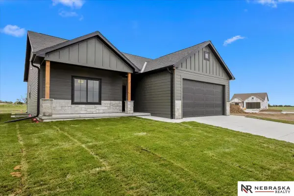 9640 S 87th Street, Lincoln, NE 68526
