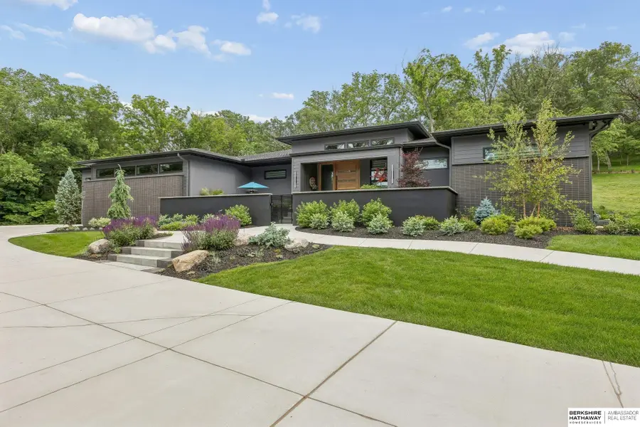 23303 K Plaza, Elkhorn, NE 68022 - #2