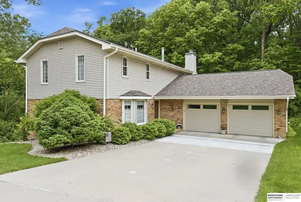 102 Lafayette Lane, Bellevue, NE 68005