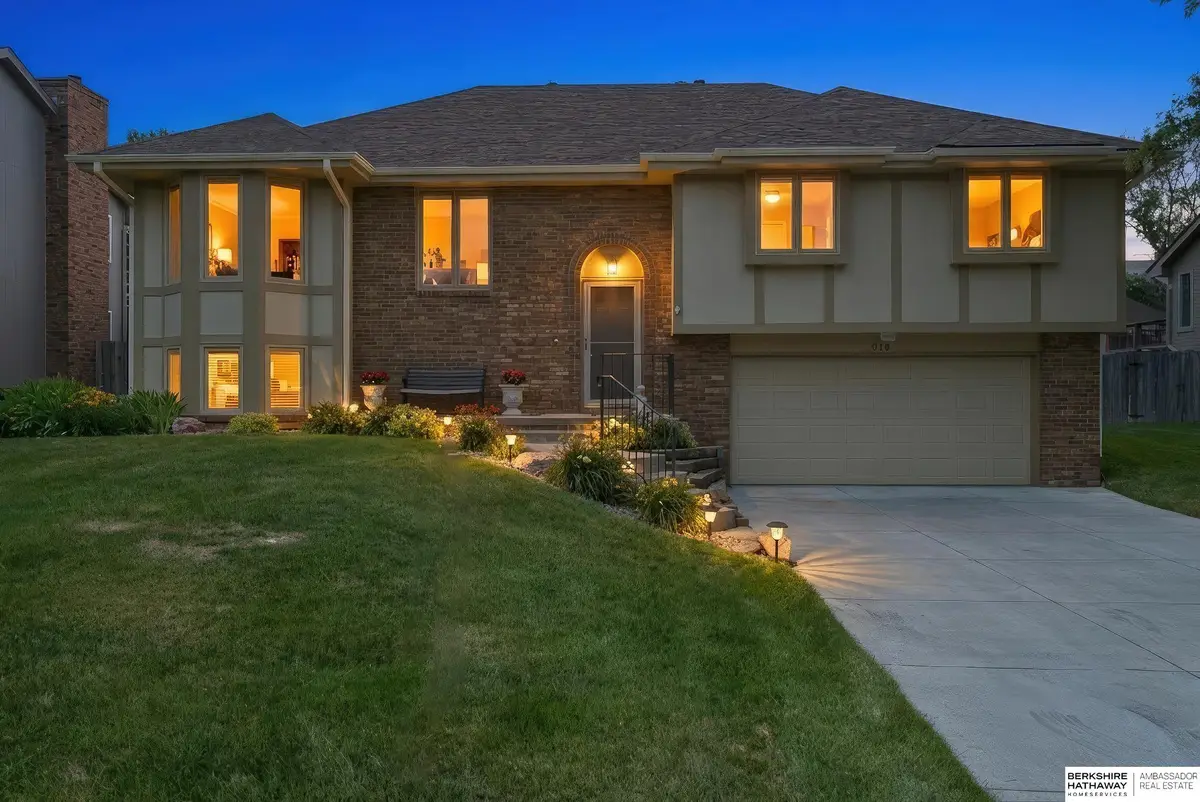 910 Joseph Drive, Papillion, NE 68046 - #1