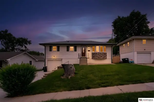 12234 T Street, Omaha, NE 68137