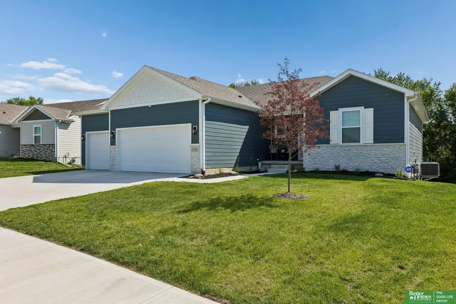 17055 Craig Street, Bennington, NE 68007 - #2