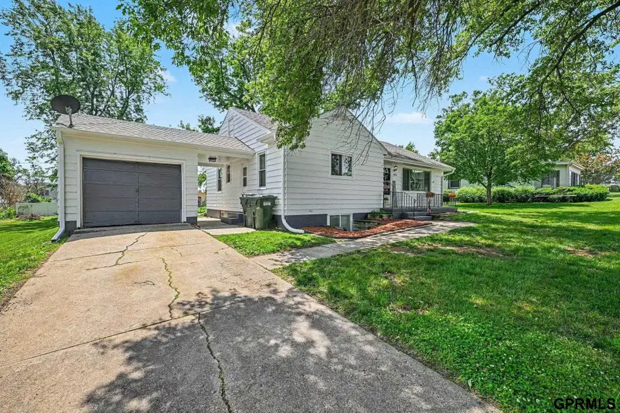 405 Vine Street, Yutan, NE 68073 - #3