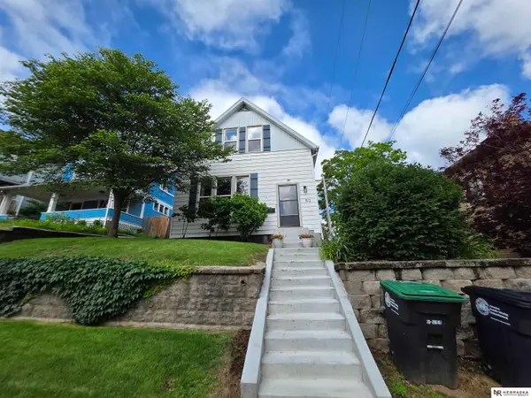 812 S 35th Avenue, Omaha, NE 68105