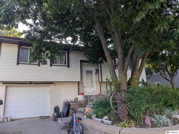 117 Wagon Train Avenue, Hickman, NE 68372