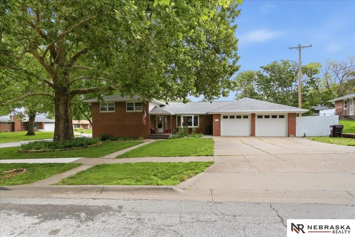 310 Dale Drive, Lincoln, NE 68510 - #1