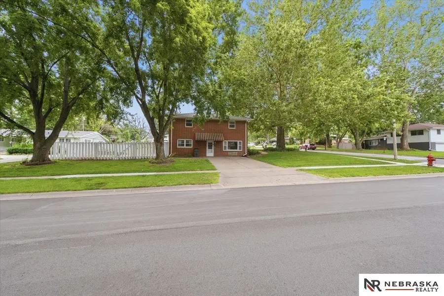 310 Dale Drive, Lincoln, NE 68510 - #2