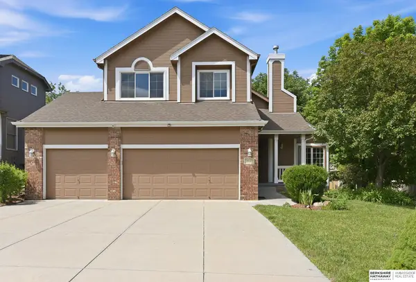 18602 Leavenworth Street, Elkhorn, NE 68022