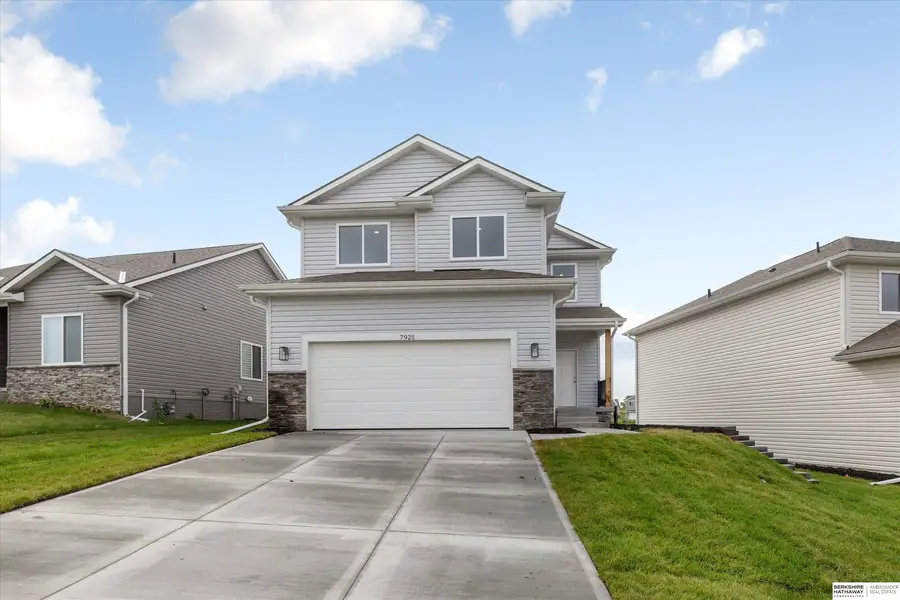 7925 N 94th Street, Omaha, NE 68122 - #2