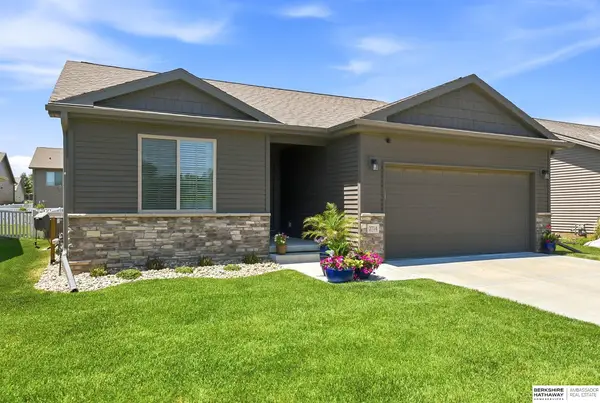2714 N 202nd Street, Elkhorn, NE 68022