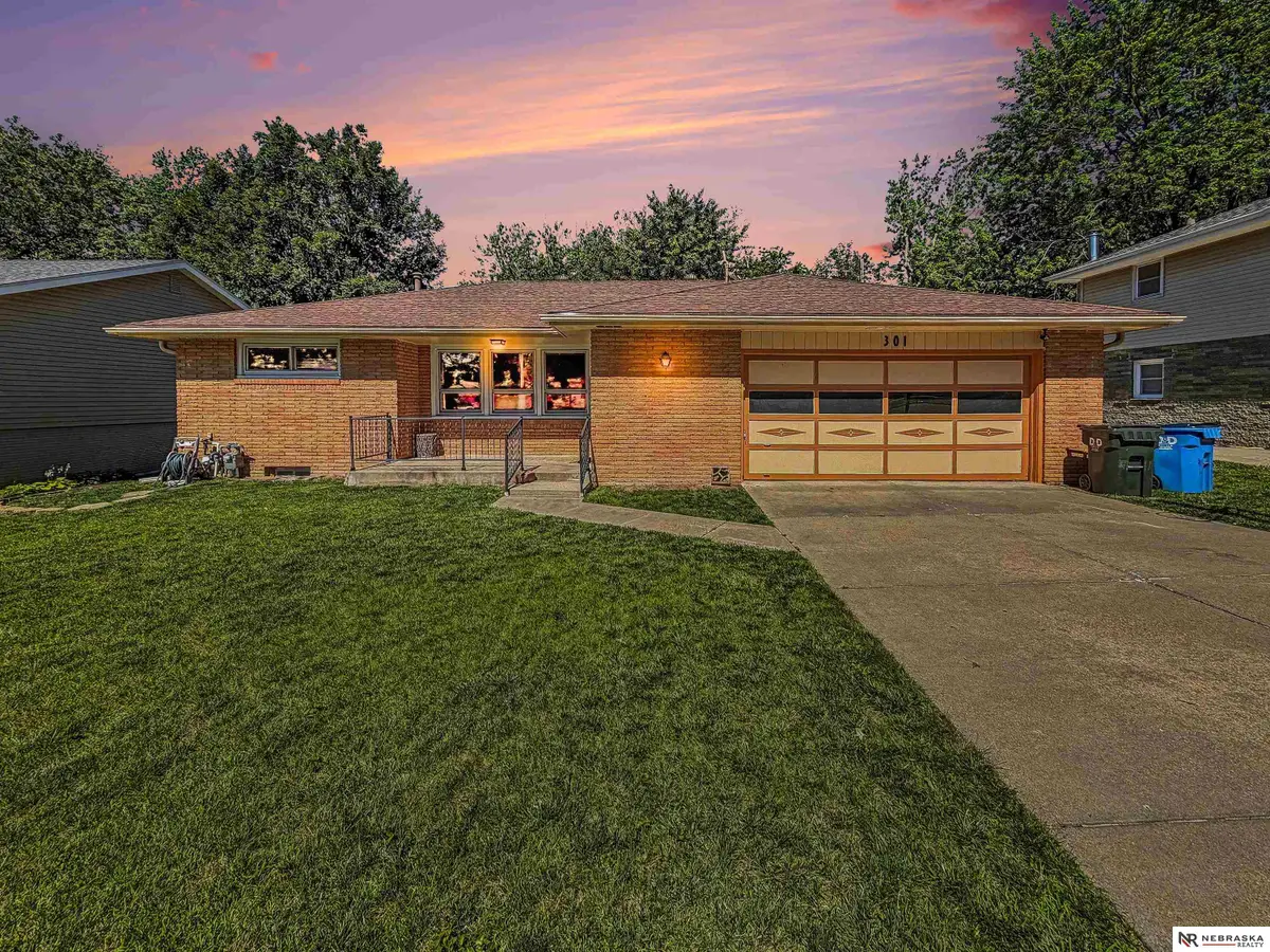 301 Glenhaven Drive, Lincoln, NE 68505 - #1