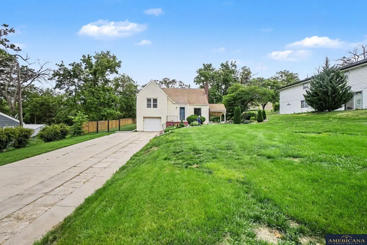 7314 Lawndale Drive, Omaha, NE 68134 - #1