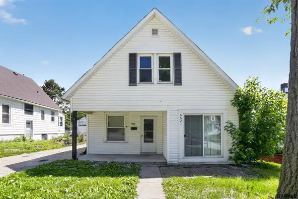 6621 Pinkney Street, Omaha, NE 68104