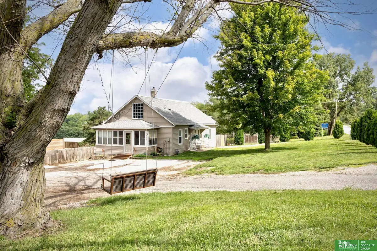 8264 Cedar Island Road, Bellevue, NE 68147 - #1
