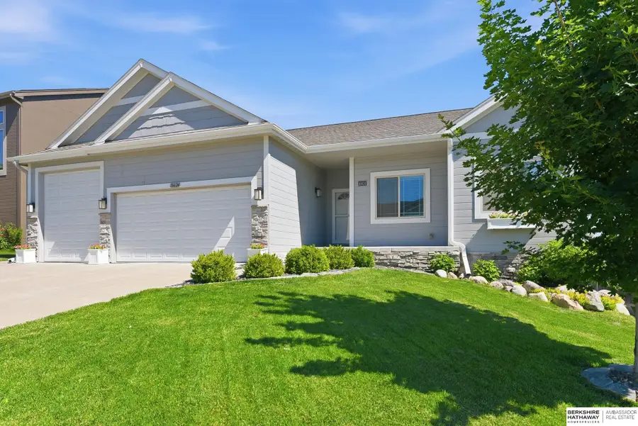 16624 Hanover Street, Bennington, NE 68007 - #2