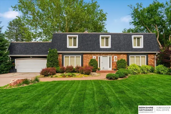 717 S 130 Street, Omaha, NE 68154