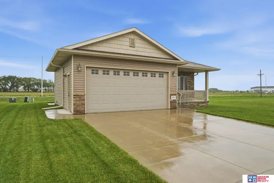 302 Knotty Pine Lane, Seward, NE 68434 - #2