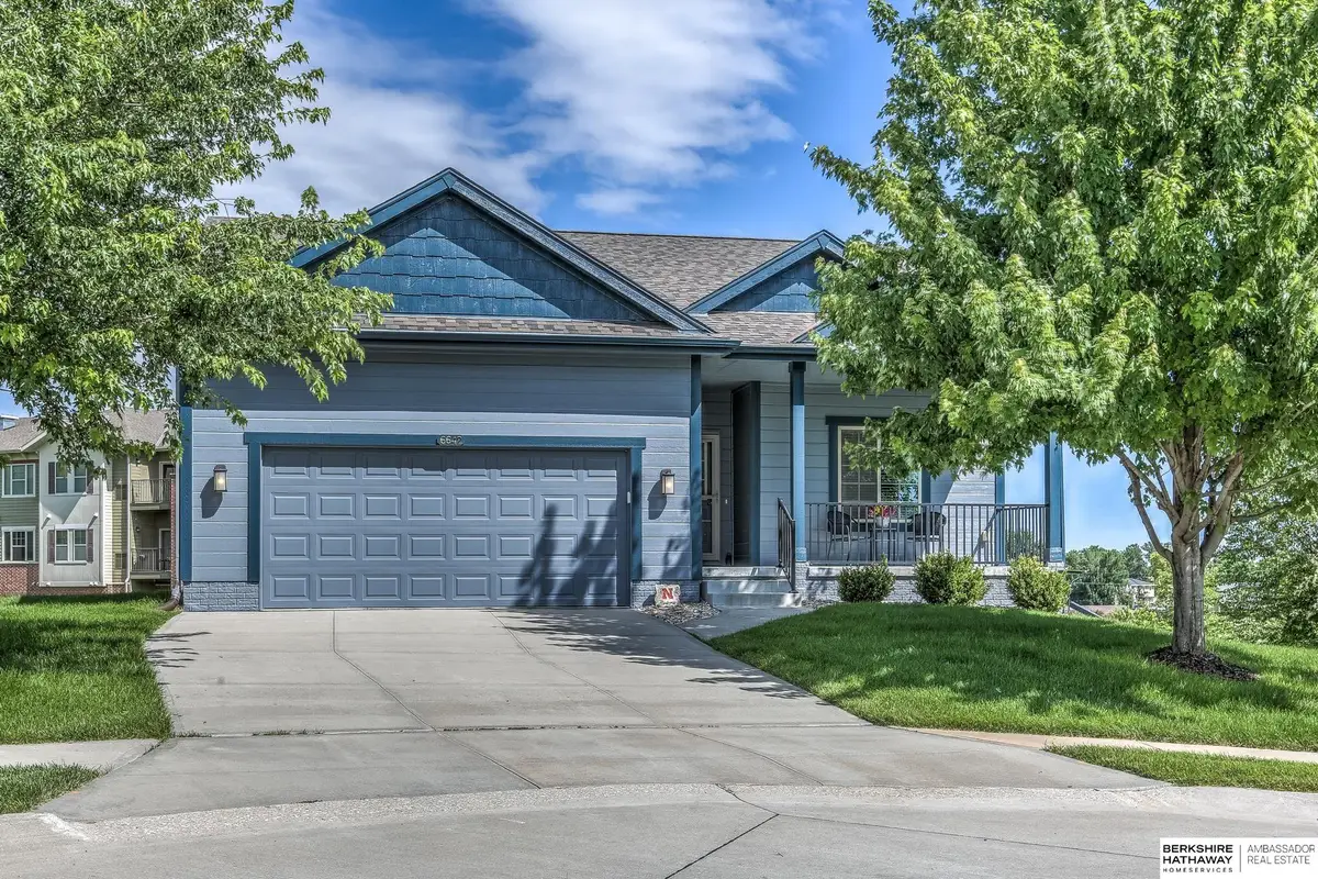 6642 Michael Circle, Papillion, NE 68046 - #1