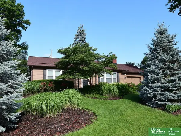 542 S 87 Circle, Omaha, NE 68114