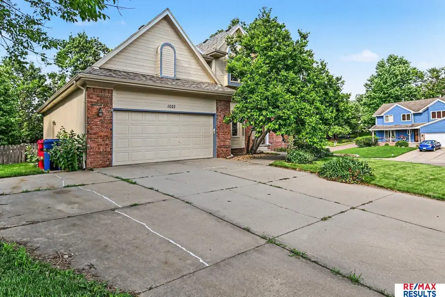 1022 Sherwood Lane, Papillion, NE 68046 - #2