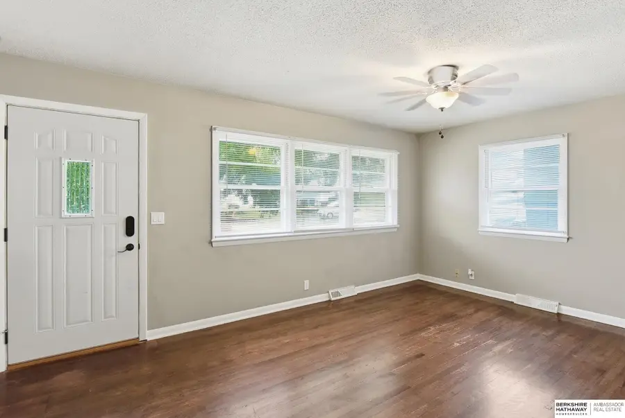 5016 N 61st Street, Omaha, NE 68104 - #3