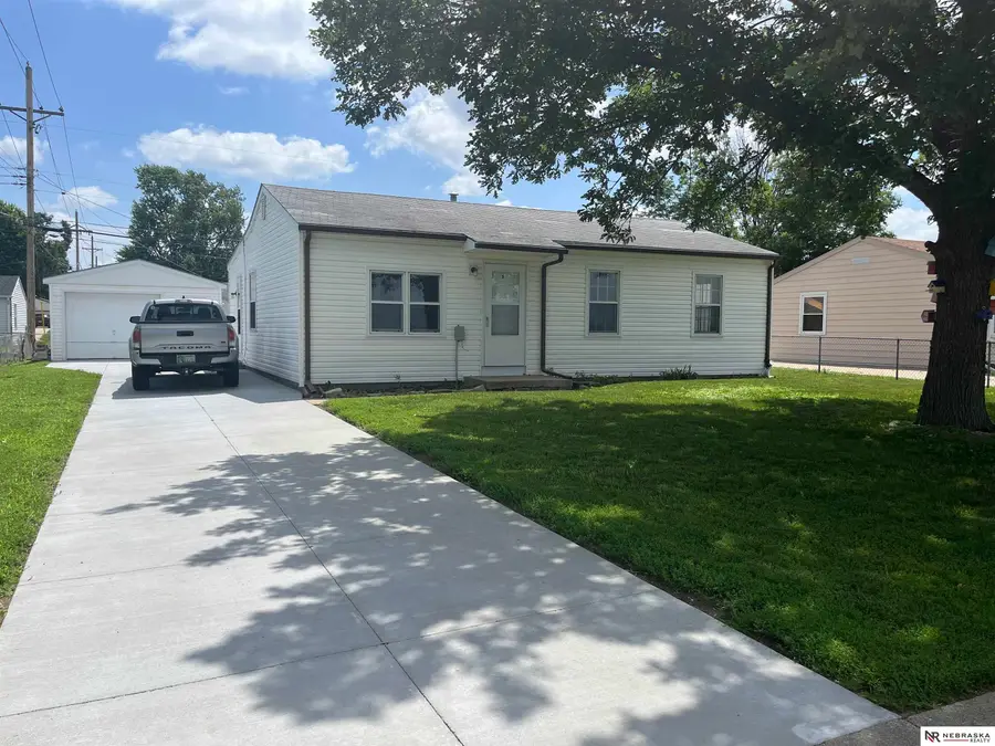 7623 S 42nd Street, Bellevue, NE 68147 - #2