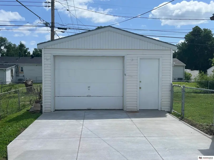 7623 S 42nd Street, Bellevue, NE 68147 - #3