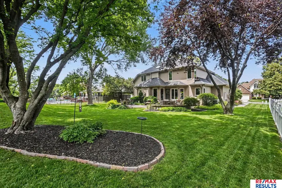 503 W Centennial Drive, Papillion, NE 68046 - #2