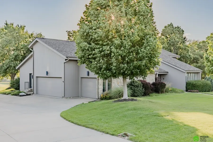 9520 Calvert Street, Lincoln, NE 68520 - #2