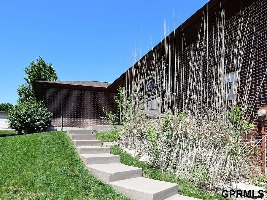 2205 Sandstone Road, Lincoln, NE 68512 - #2