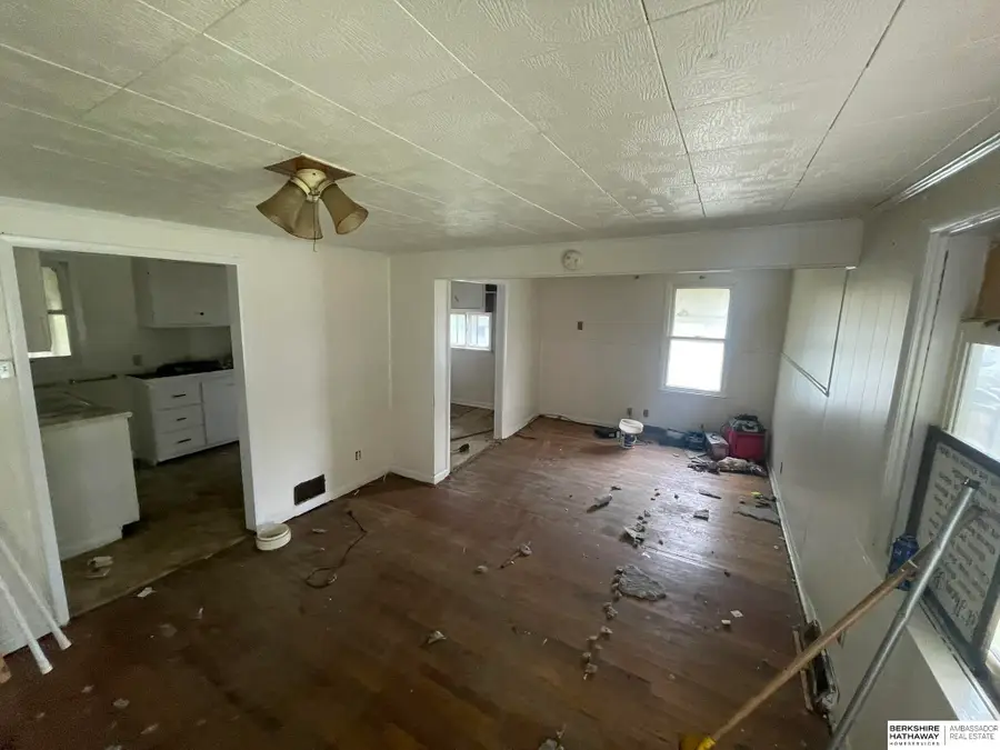4048 Curtis Avenue, Omaha, NE 68111 - #2