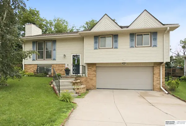2410 Yorktown Place, Bellevue, NE 68123