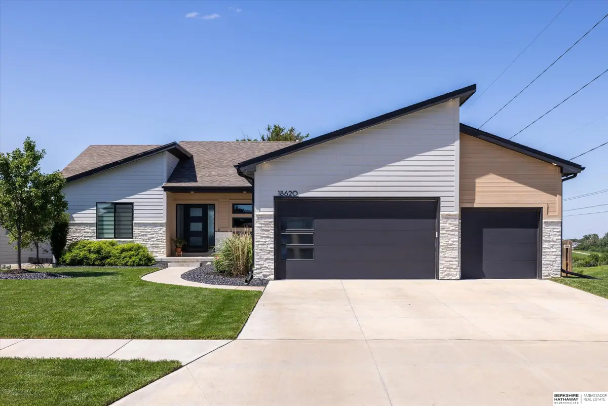 18620 Grand Avenue, Elkhorn, NE 68022 - #1