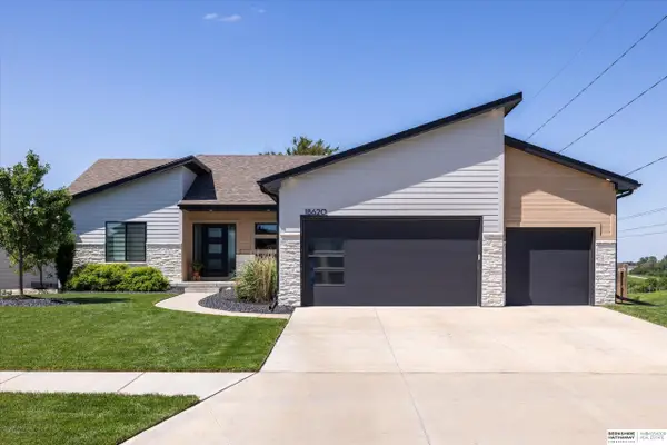 18620 Grand Avenue, Elkhorn, NE 68022