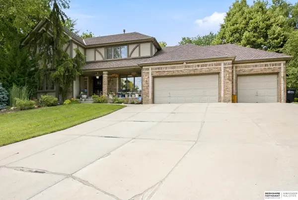 1017 N 129th Circle, Omaha, NE 68154