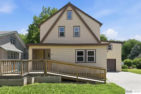 807 N 49th Street, Omaha, NE 68132