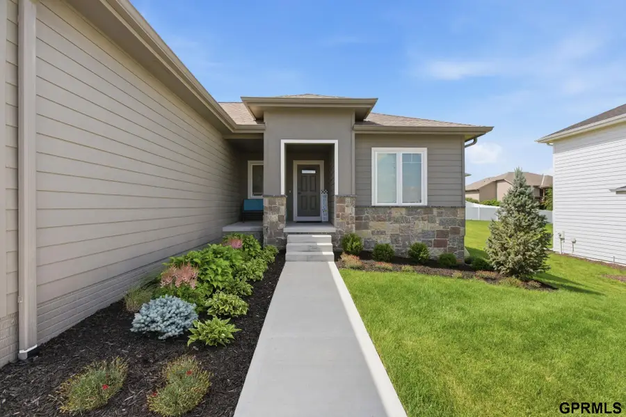 18450 Greenleaf Street, Omaha, NE 68136 - #3