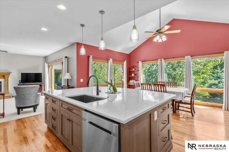 913 Woodland Avenue, Papillion, NE 68046 - #3