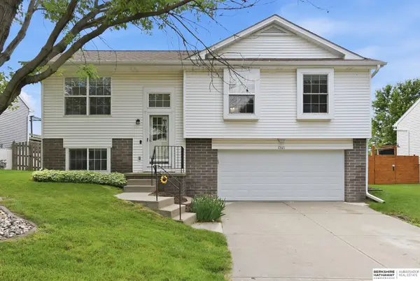 17615 Olive Street, Omaha, NE 68136