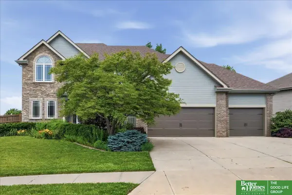 8564 S 101 Street, La Vista, NE 68128