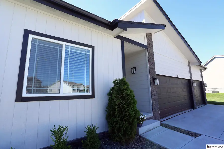 11305 Horizon Circle, Papillion, NE 68046 - #3