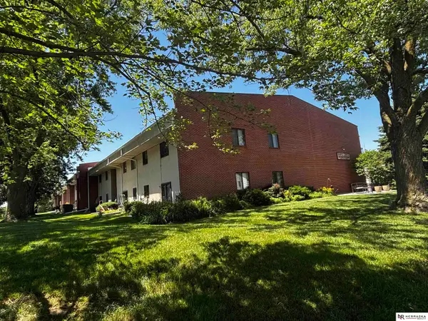 2820 N 66th Avenue #319, Omaha, NE 68104