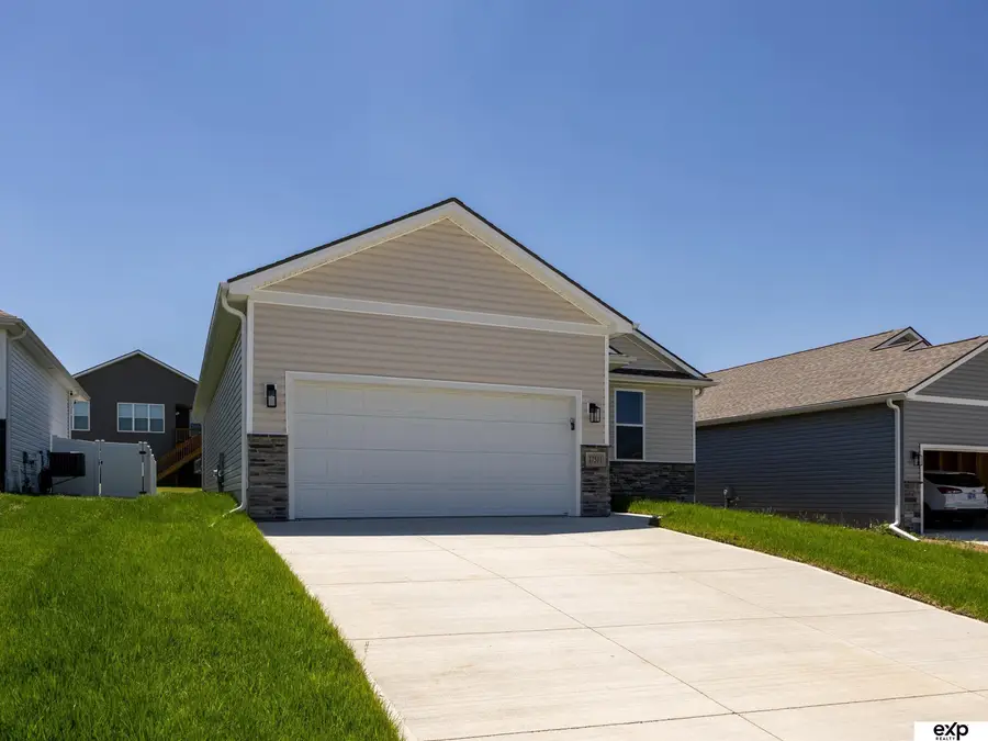 17511 Greenleaf Street, Omaha, NE 68136 - #3