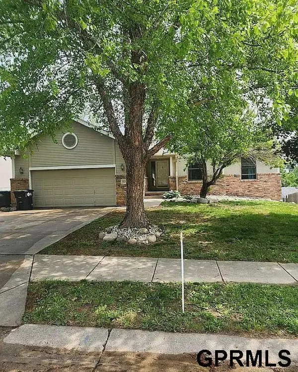 8231 Clay Street, Omaha, NE 68122