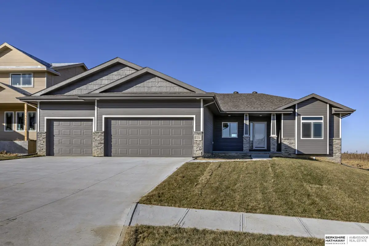 20820 Kansas Avenue, Elkhorn, NE 68022-0000 - #1