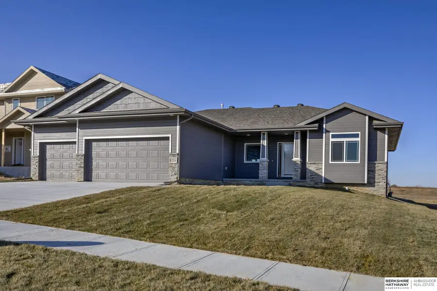 20820 Kansas Avenue, Elkhorn, NE 68022-0000 - #2