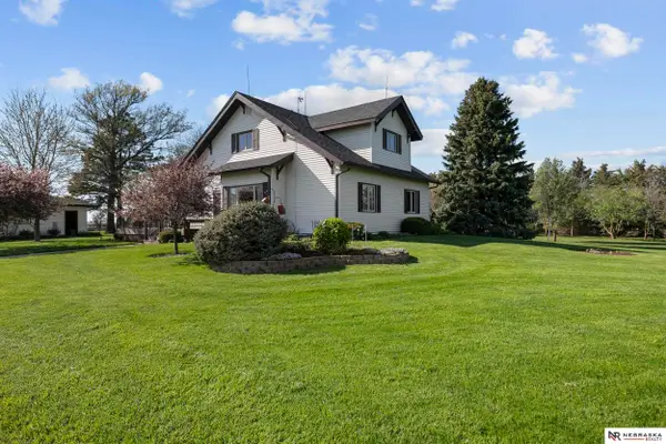 10277 SW 29 Road, Pickrell, NE 68422