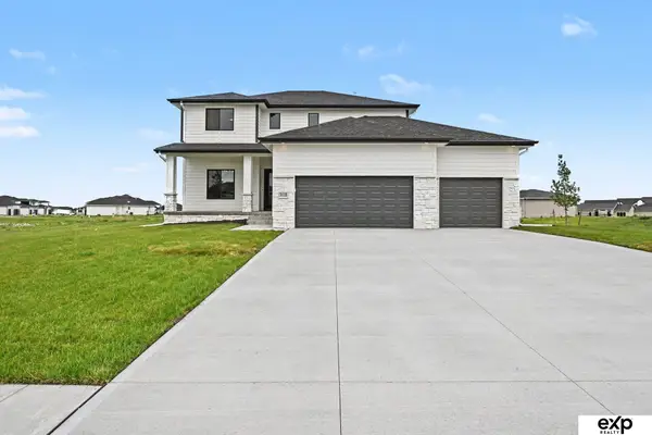5618 Kestrel Parkway, Elkhorn, NE 68022