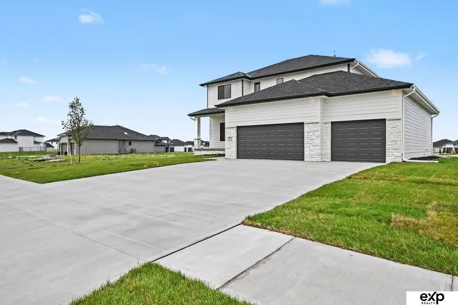 5618 Kestrel Parkway, Elkhorn, NE 68022 - #2