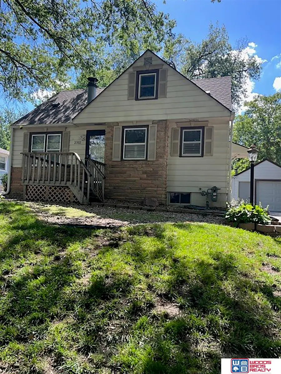 2311 S 37th Street, Lincoln, NE 68506 - #2
